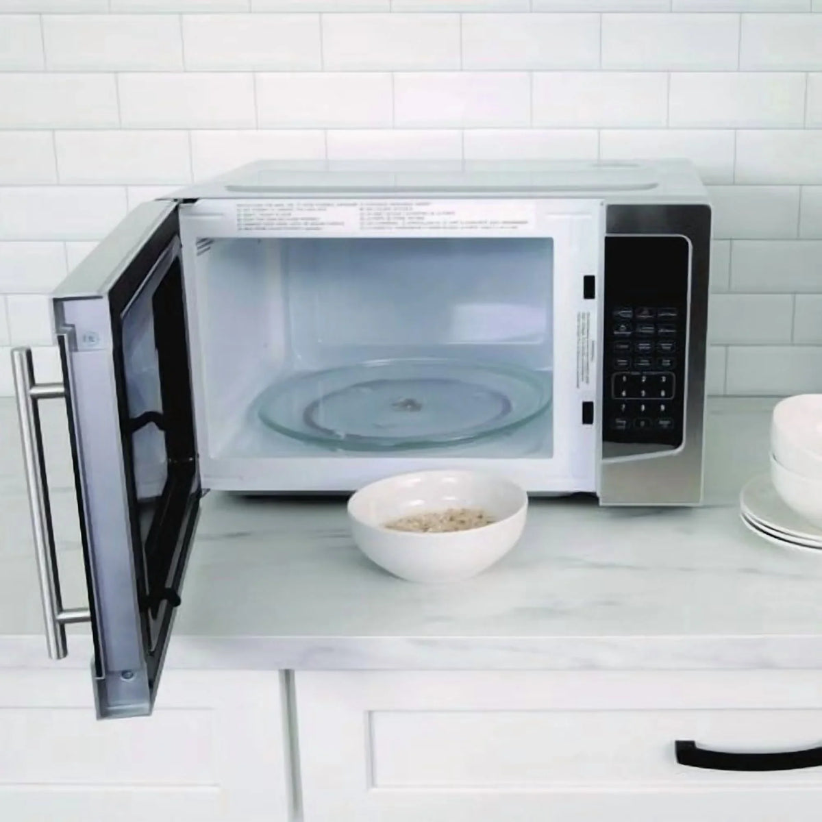 2026 NEW Avanti 1.1 cu. ft. Stainless Steel Microwave Oven, 1,000 W, Mirror-Finish