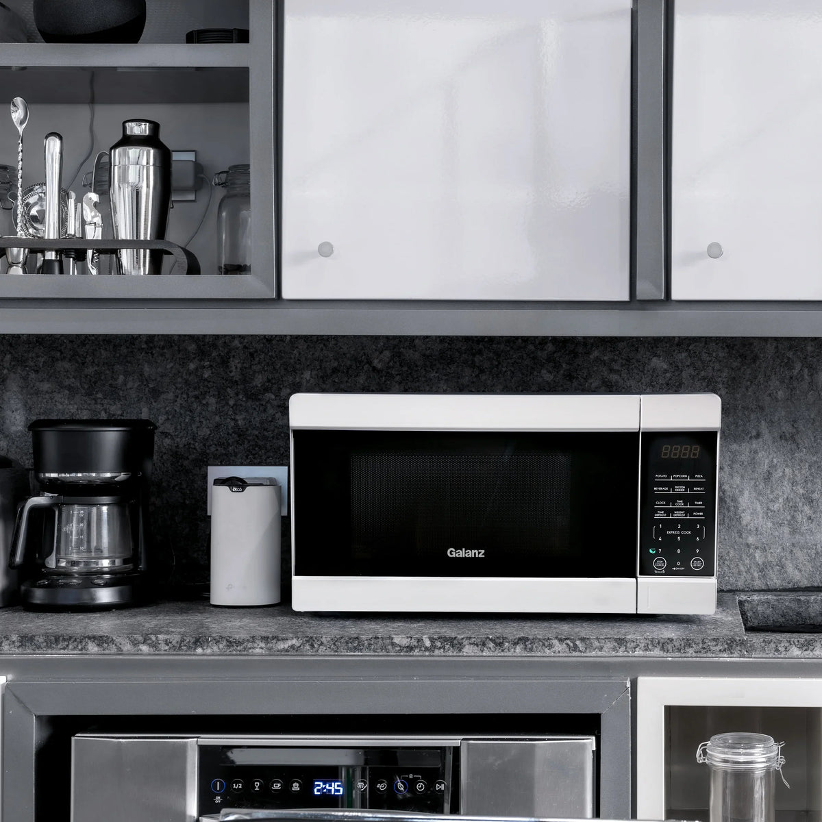2026 NEW Galanz 1.1 cu ft 1000W Countertop Microwave Oven in White with One Touch Express Cooking