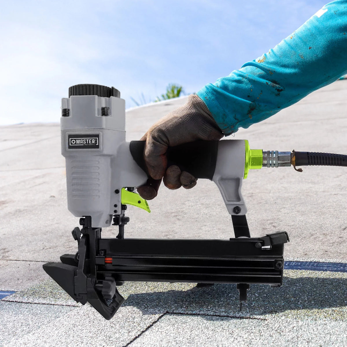 2026 NEW Master Mechanic 4-in-1 Mini Pneumatic Flooring Nailer/Stapler, Gray