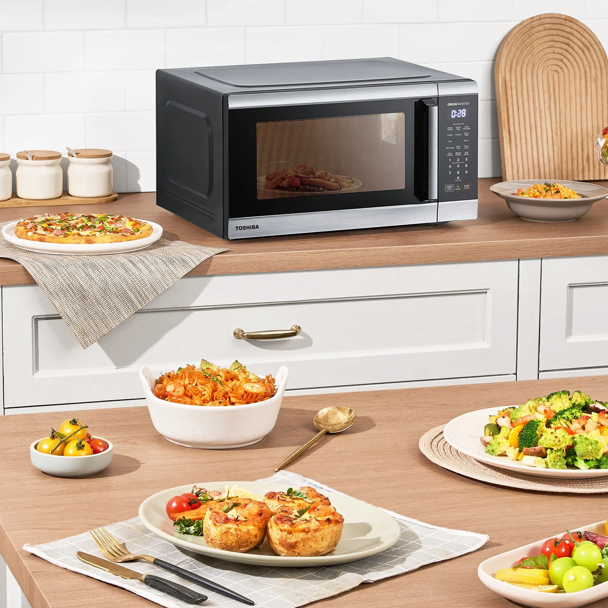 2026 NEW Toshiba 2.2 cu. ft. 24.4'' Microwave Oven in Stainless Steel